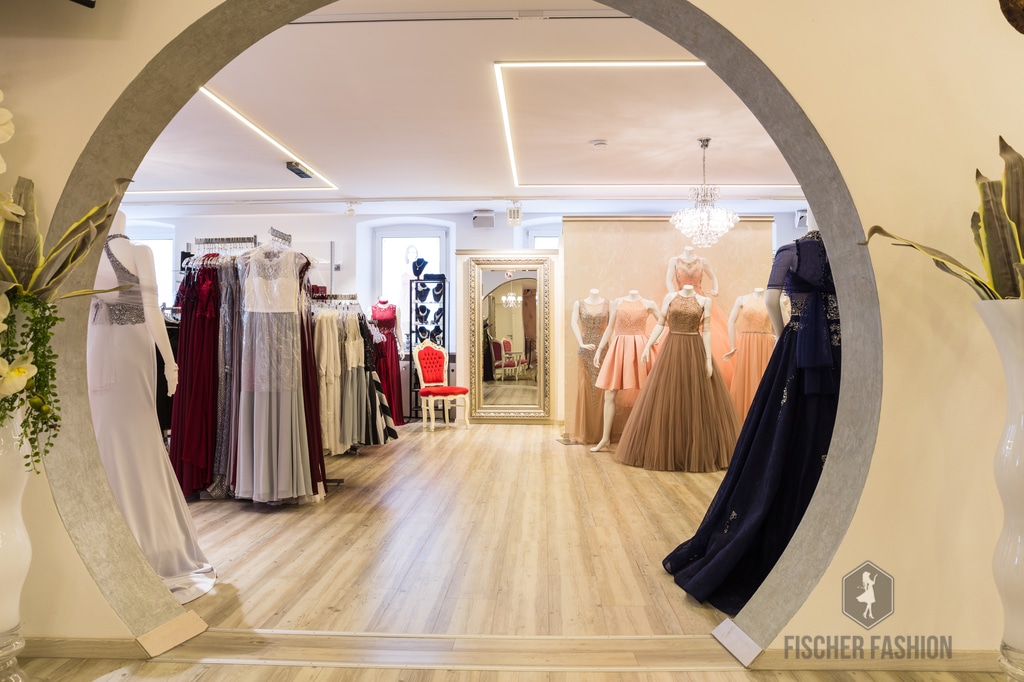 Festmodenbereich bei Fischer Fashion in Cham